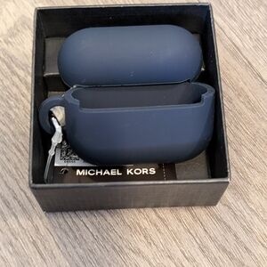 Michael Kors Navy Silicone AirPods Case